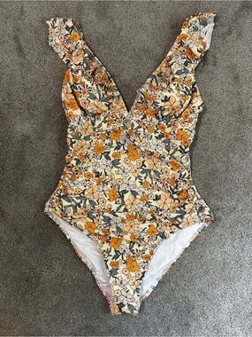 Cupshe Floral One-Piece Swimsuit in Cream, Orange & Green